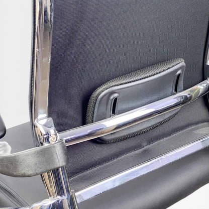 CHAISE RESPONSABLE EN CUIR