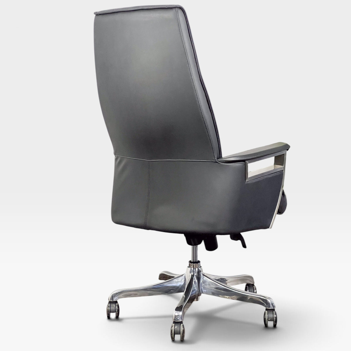 FAUTEUIL DIRECTEUR EN CUIR